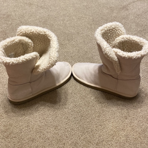 Justice brand * Ugg Style boot * size 4 - Picture 4 of 5